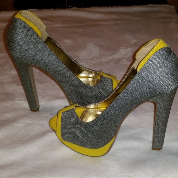 Beautiful Yellow & Gray High Heels - Picture 2 of 4